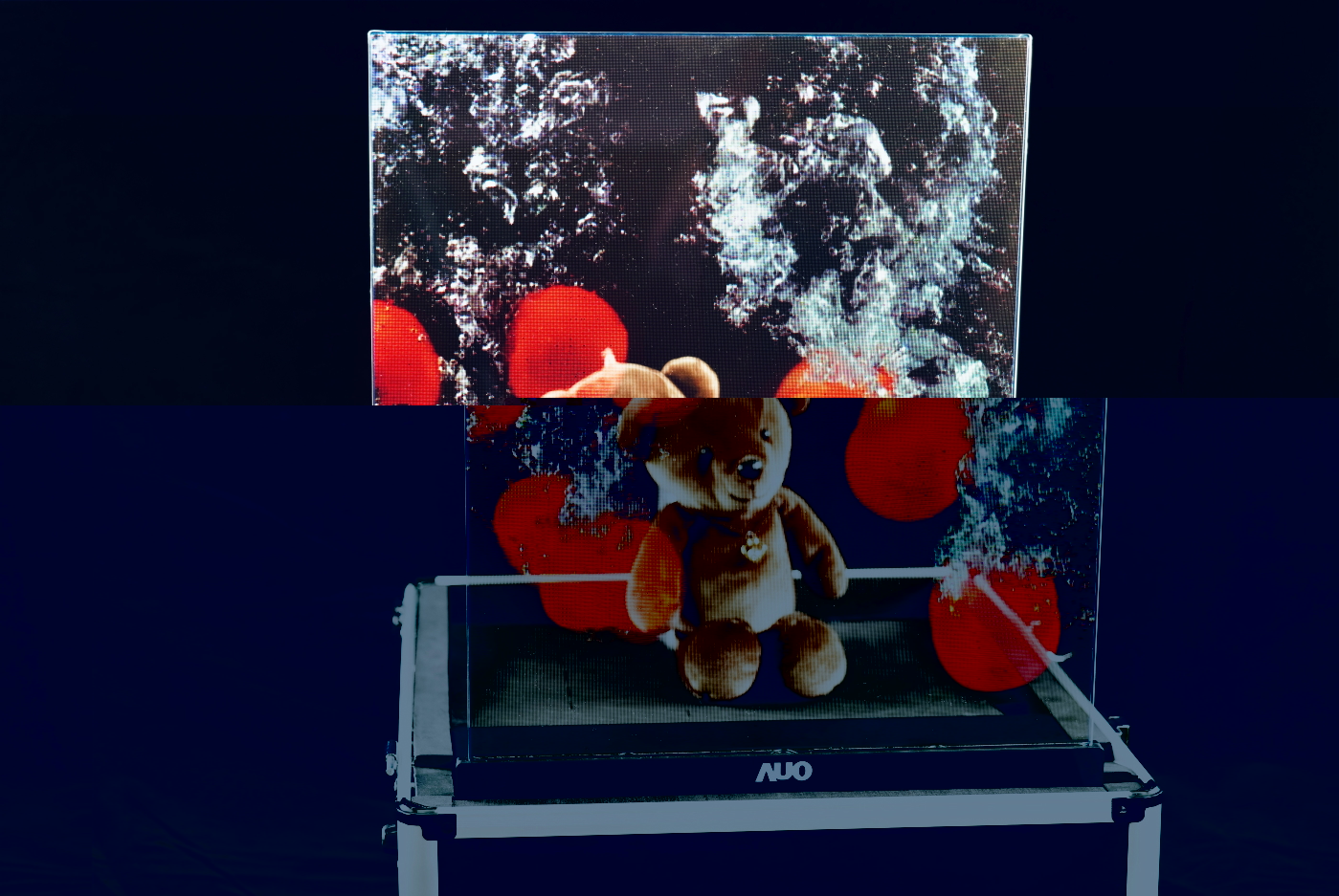 友達領先研發Micro LED透明顯示器，具備高穿透、低繞射、高亮度、可拼接之特性，可應用於智慧移動、智慧零售、商業展示等多元場域