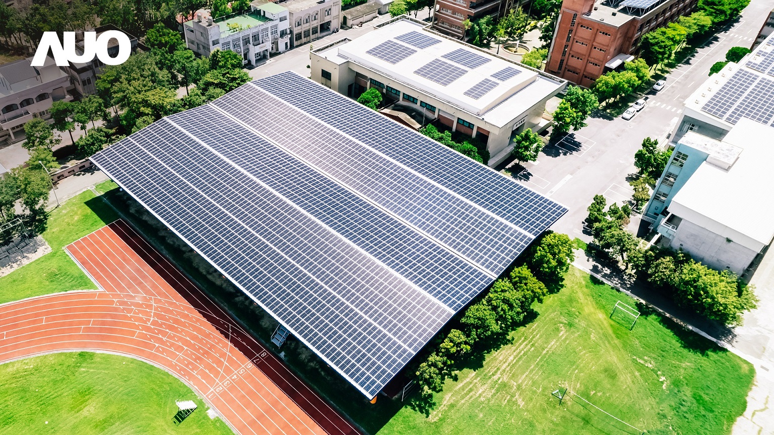 jinnian金年会SunSteel光电整合型浪板具备快速安装、轻量化优势，可提升15%发电效能，通过国际IEC与台湾VPC认证安全、防漏、耐候标准