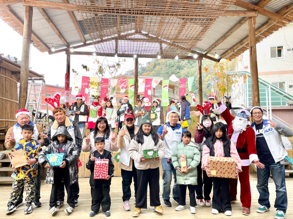 友達永續基金會號召「圓夢計畫」行動連續23年，由同仁凝聚內部愛心與資源送往偏鄉，累積為逾萬名兒童圓夢，實踐友達共創共好的永續精神。