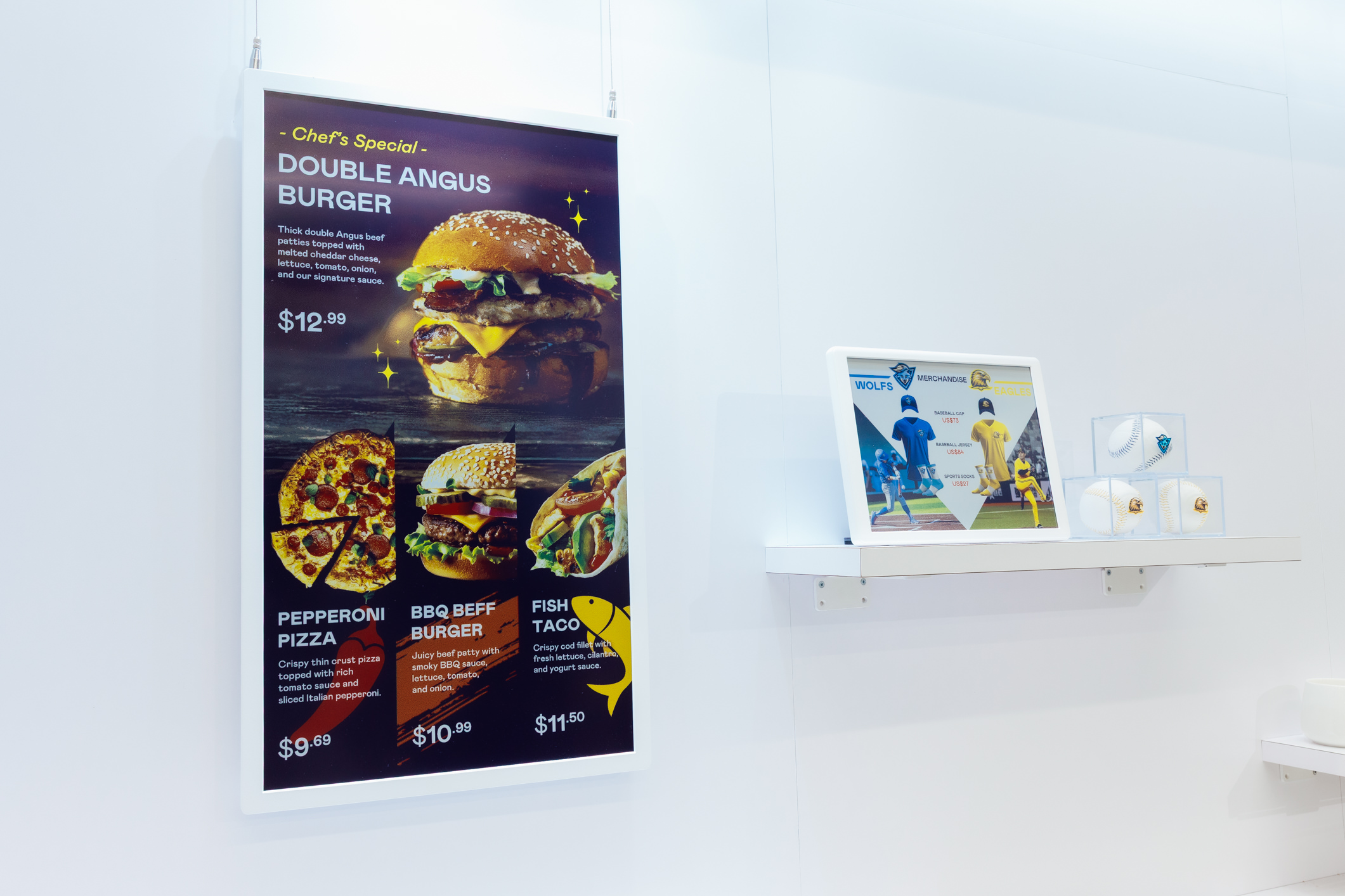 达擎开发的低功耗、全彩的aecoPost电子纸解决方案，仅在更新画面时需要微量的电力驱动，无需布建电线的便捷设计，使其可灵活应用、弹性选择置放处；可搭配aecoTag电子货架卷标解决方案，驱动商店内所有数字广告牌和电子货架卷标，以远程控制实现动态变价，提升门市人员作业效率，并以无纸化落实永续经营目标。