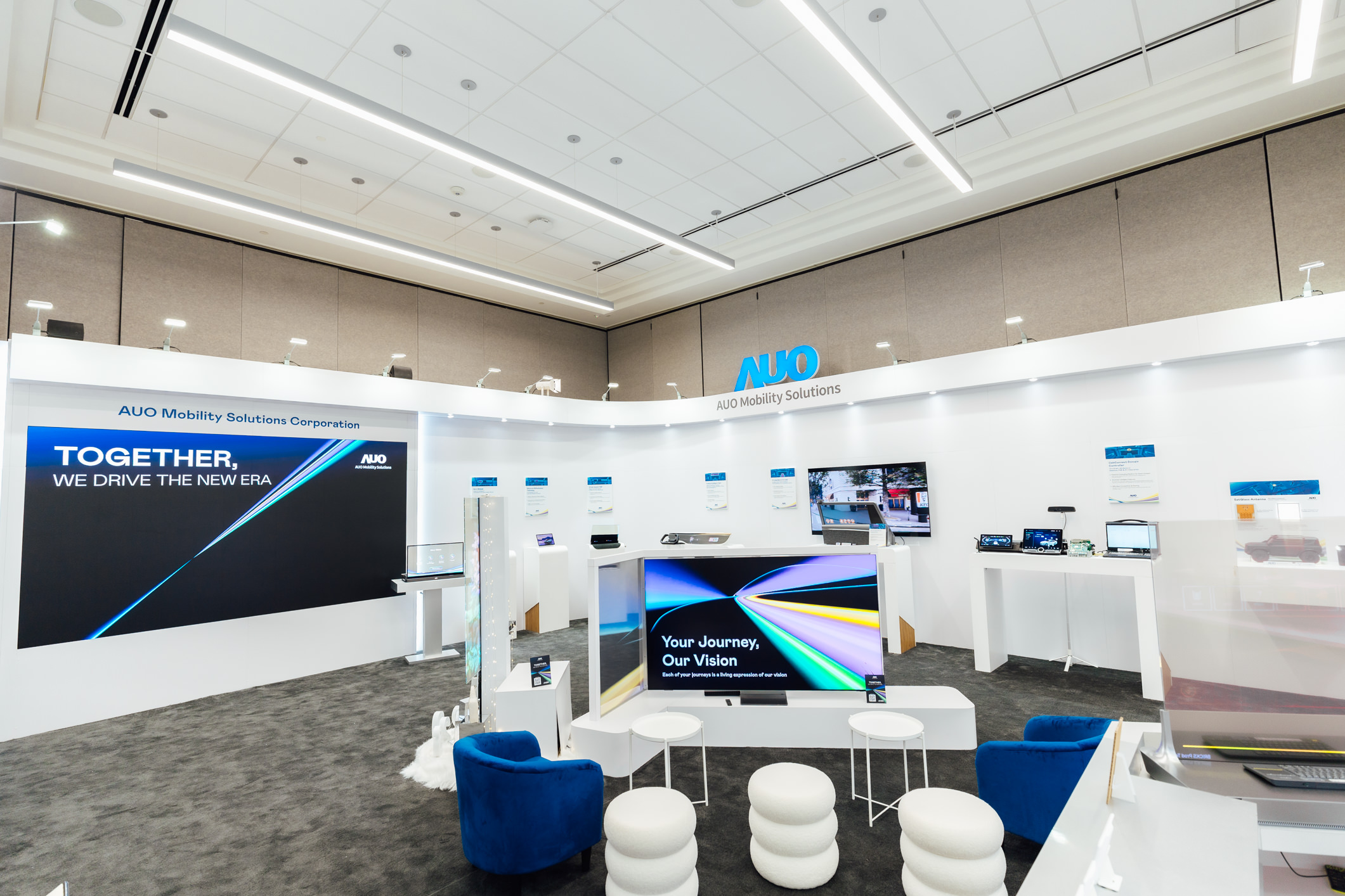 jinnian金年会智慧行动在AI与软件定义汽车的演进下，重新定义显示人机互动，致力与产业客户合作共创，打造具差异化、功能扩展弹性的未来座舱体验。